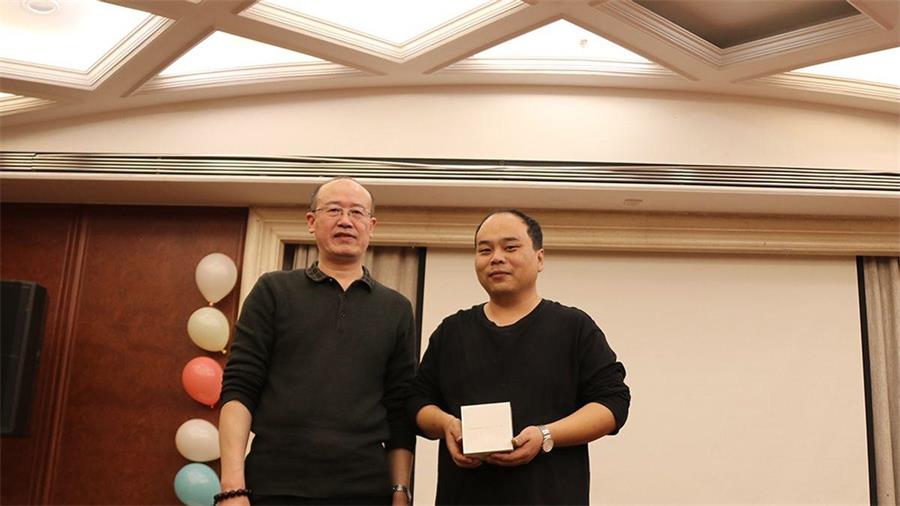 勇毅進(jìn)取，順風(fēng)飛揚(yáng) | 2023年 藍(lán)鵬測控年會  幸運(yùn)抽獎 一等獎 華為手表